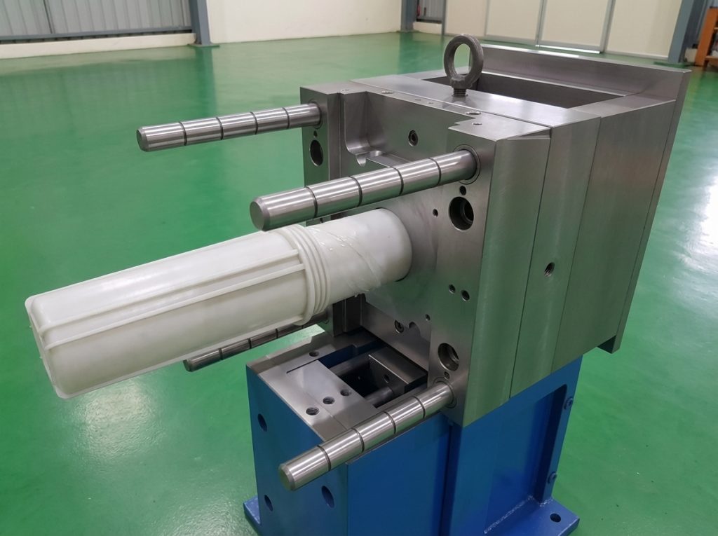 chi phi lam khuon nhua